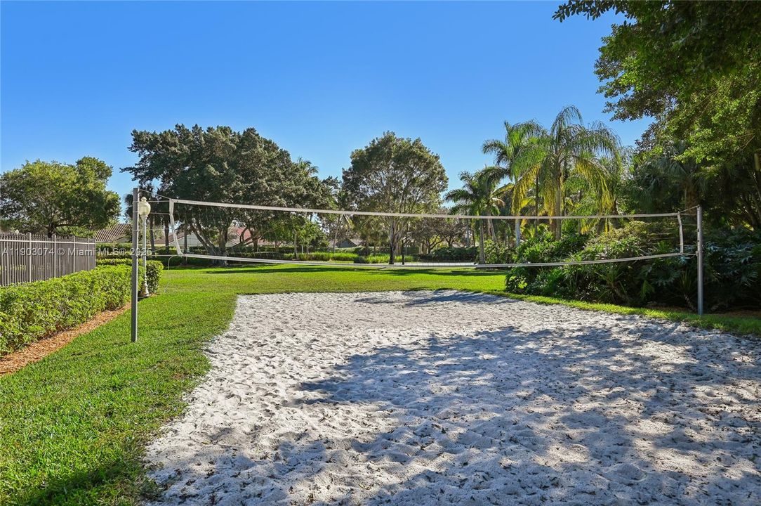 Recently Rented: $4,350 (3 beds, 2 baths, 1440 Square Feet)