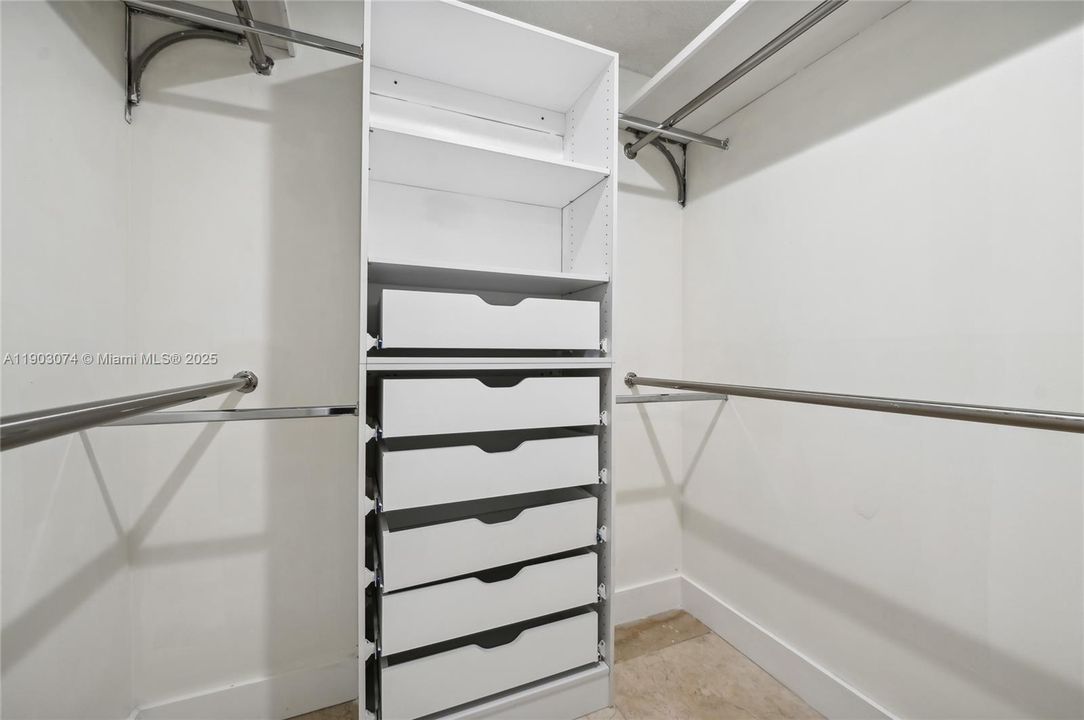 Recently Rented: $4,350 (3 beds, 2 baths, 1440 Square Feet)