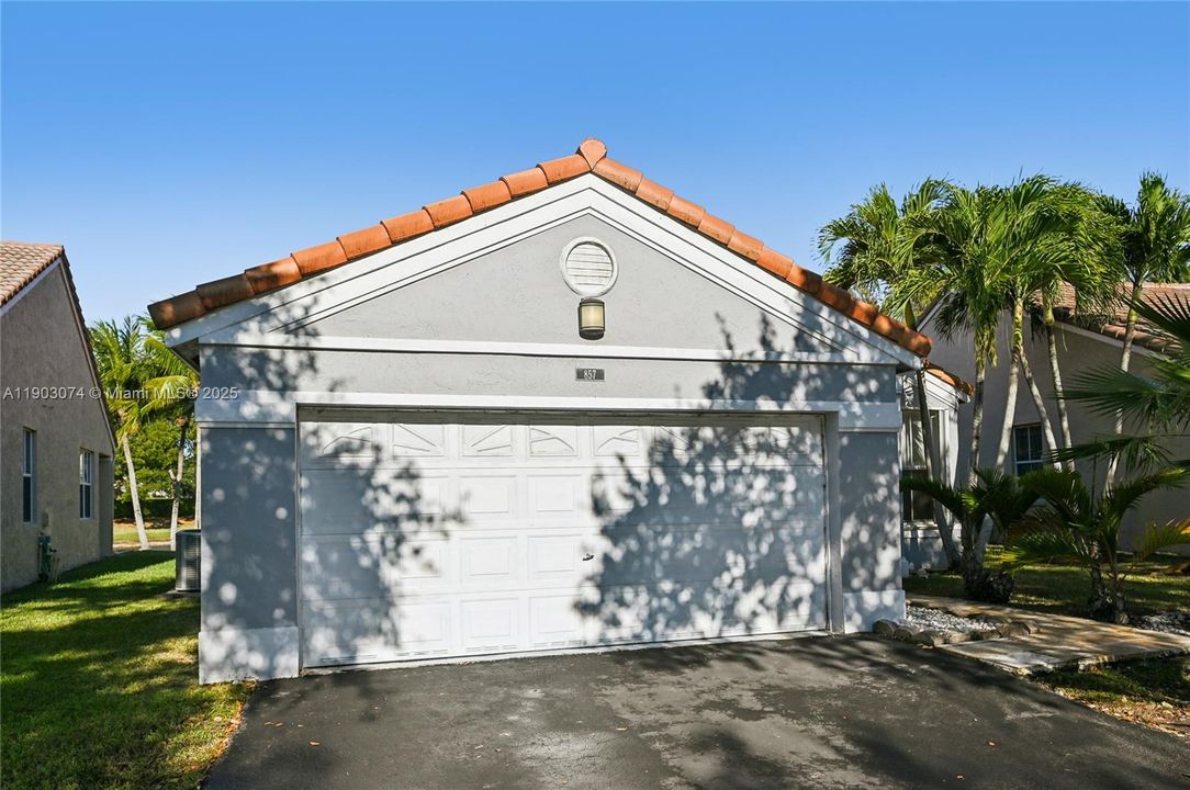 Recently Rented: $4,350 (3 beds, 2 baths, 1440 Square Feet)