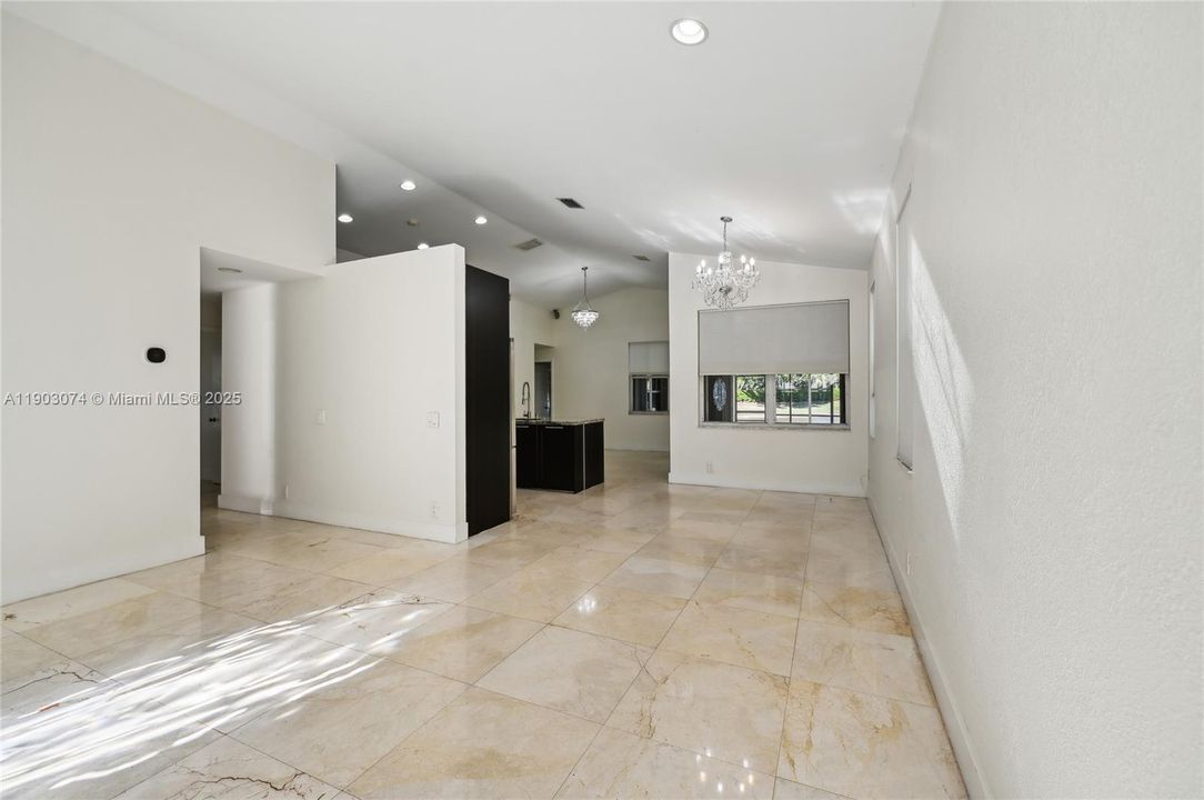 Recently Rented: $4,350 (3 beds, 2 baths, 1440 Square Feet)