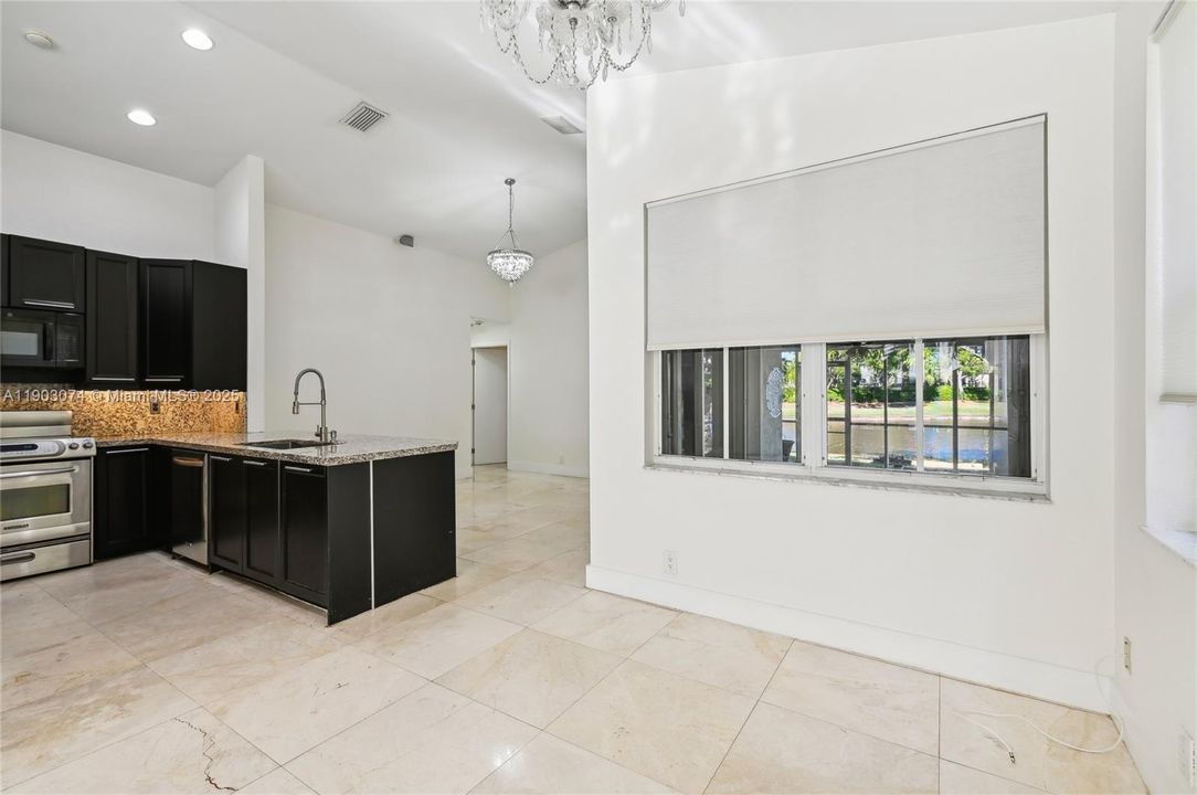 Recently Rented: $4,350 (3 beds, 2 baths, 1440 Square Feet)