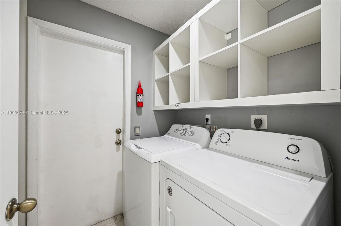 Recently Rented: $4,350 (3 beds, 2 baths, 1440 Square Feet)