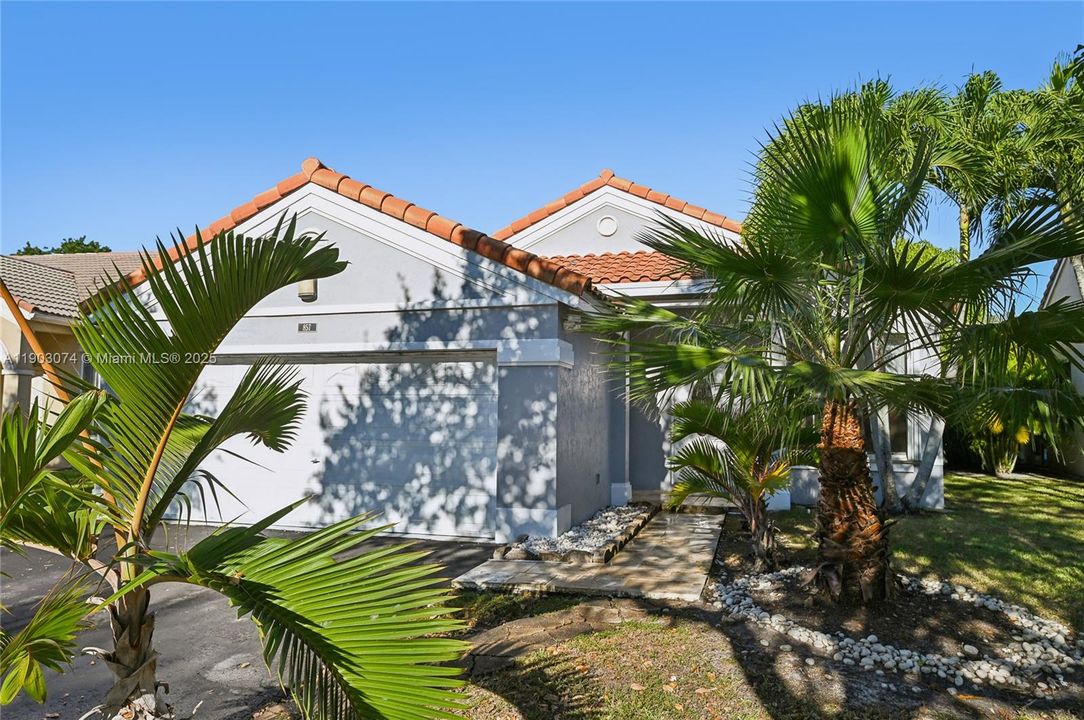 Recently Rented: $4,350 (3 beds, 2 baths, 1440 Square Feet)