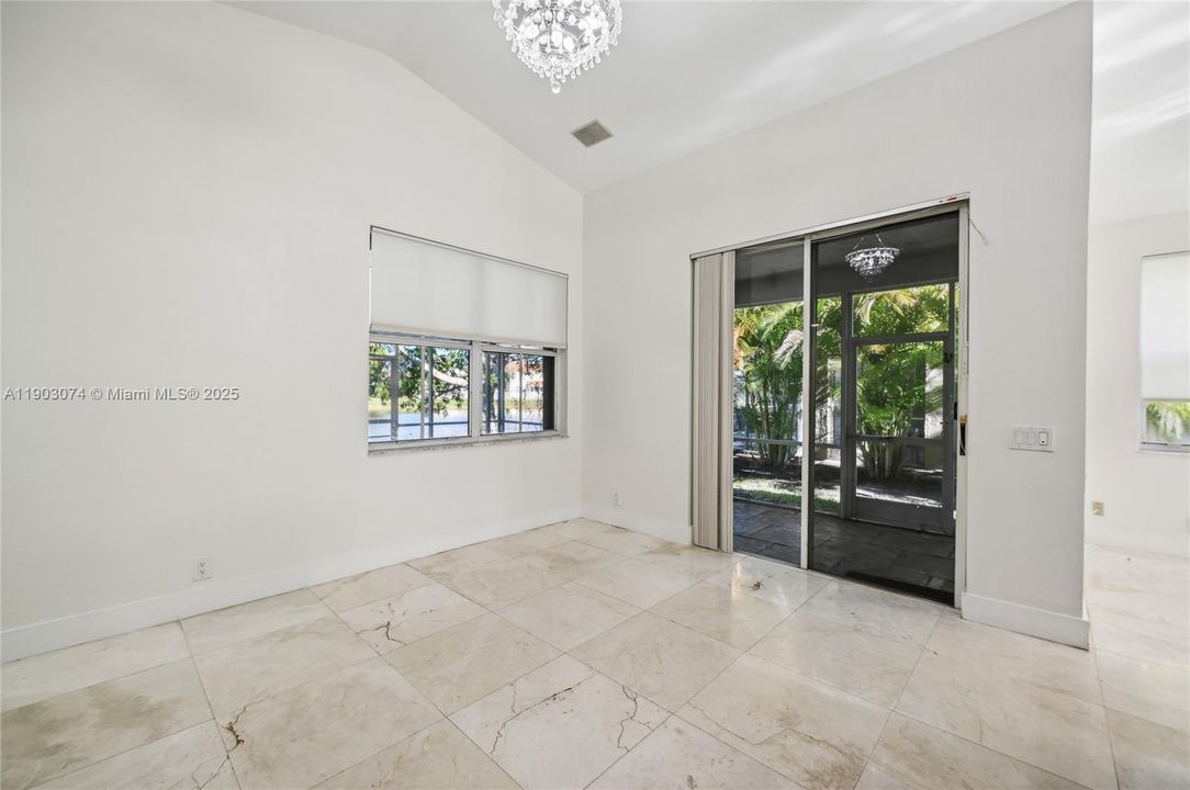 Recently Rented: $4,350 (3 beds, 2 baths, 1440 Square Feet)