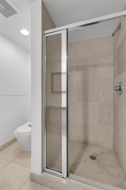 Недавно продано: $869,000 (2 спален, 2 ванн, 1390 Квадратных фут)