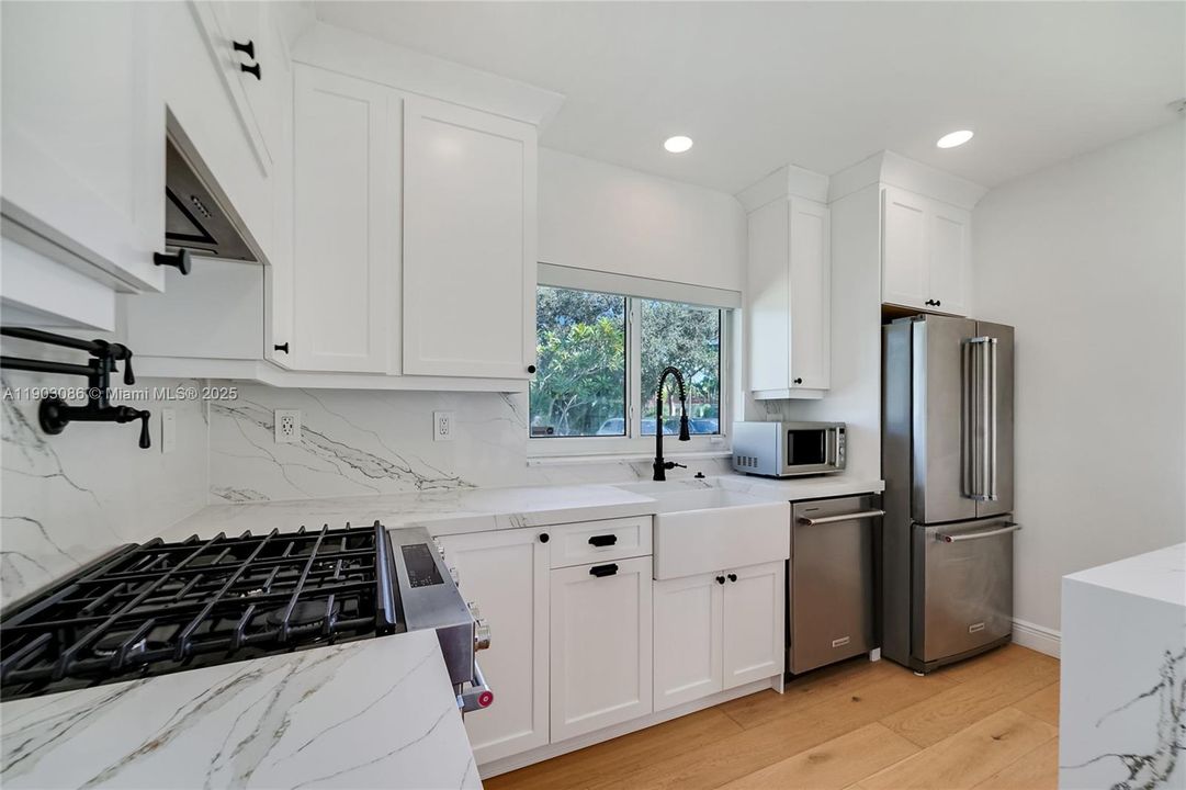 Recently Sold: $1,049,000 (3 beds, 2 baths, 1347 Square Feet)