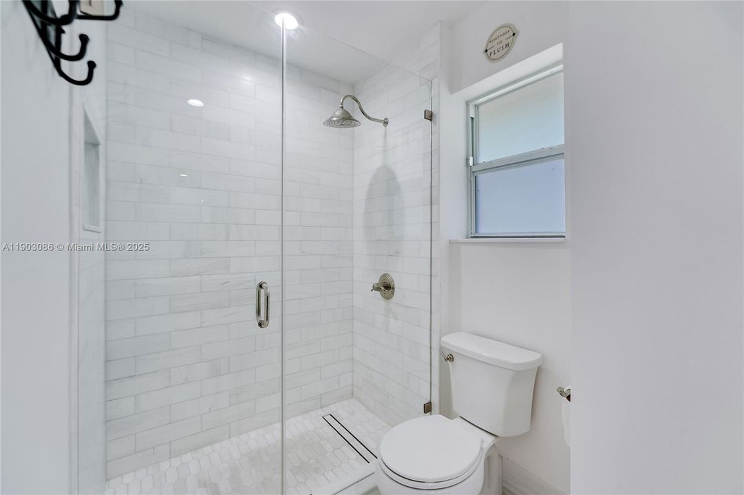 Recently Sold: $1,049,000 (3 beds, 2 baths, 1347 Square Feet)