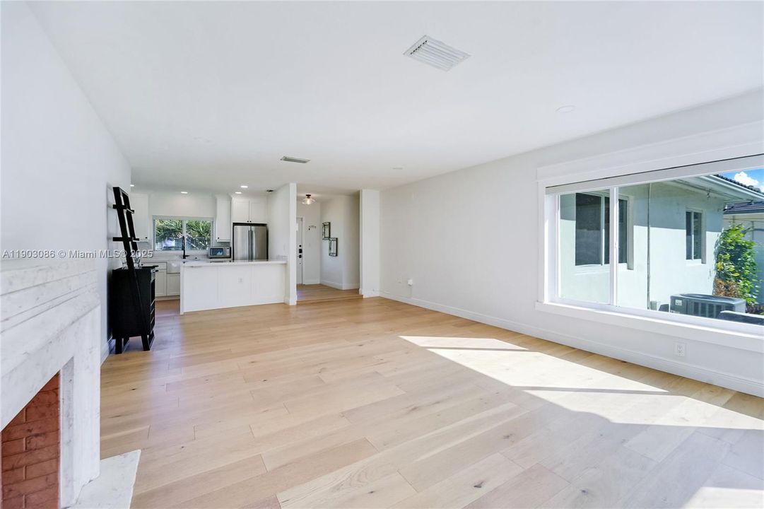 Recently Sold: $1,049,000 (3 beds, 2 baths, 1347 Square Feet)