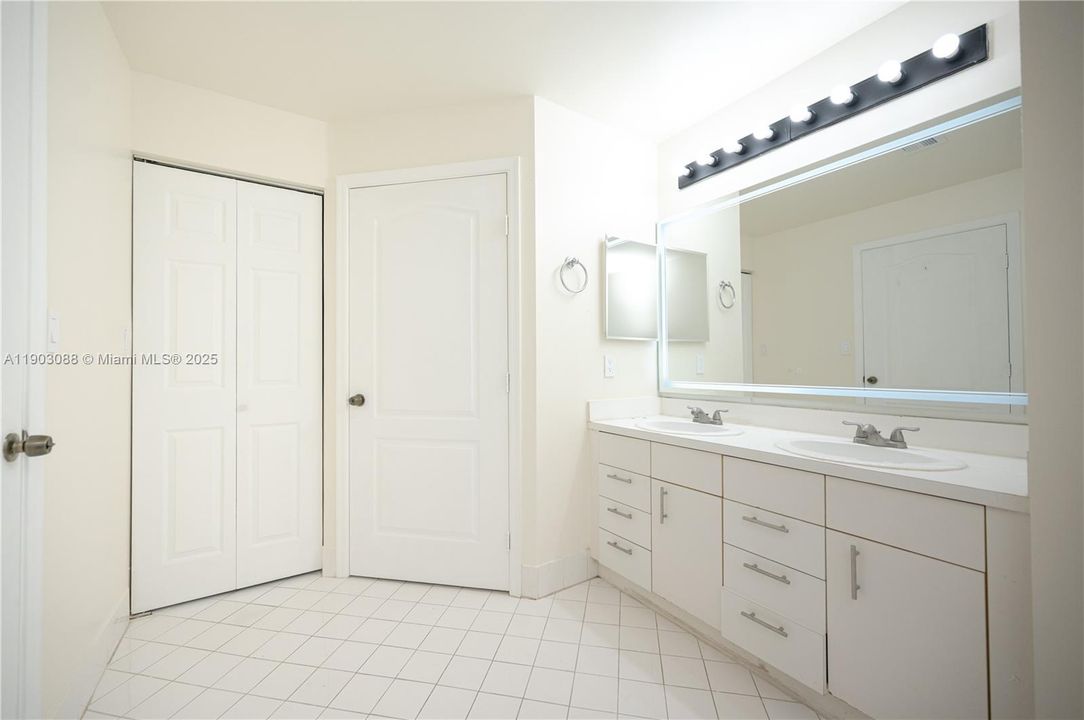 For Sale: $749,000 (3 beds, 2 baths, 1686 Square Feet)