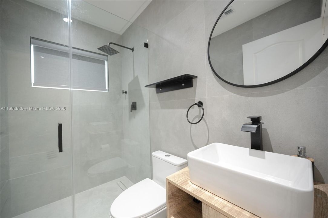 For Sale: $749,000 (3 beds, 2 baths, 1686 Square Feet)