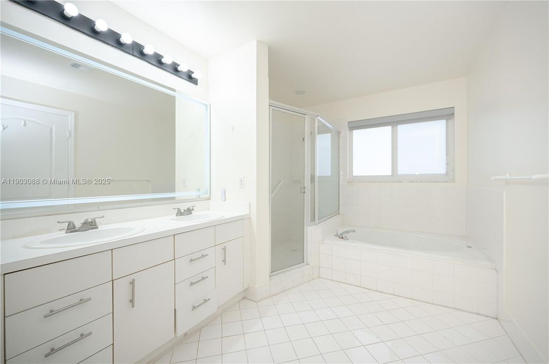 For Sale: $749,000 (3 beds, 2 baths, 1686 Square Feet)