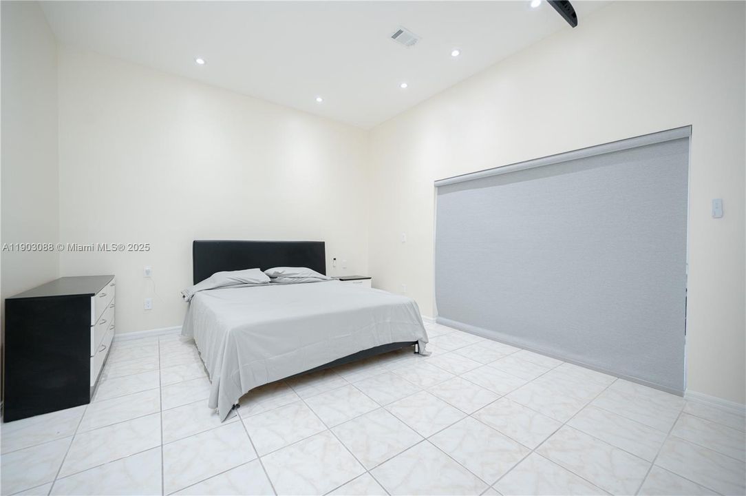 For Sale: $749,000 (3 beds, 2 baths, 1686 Square Feet)