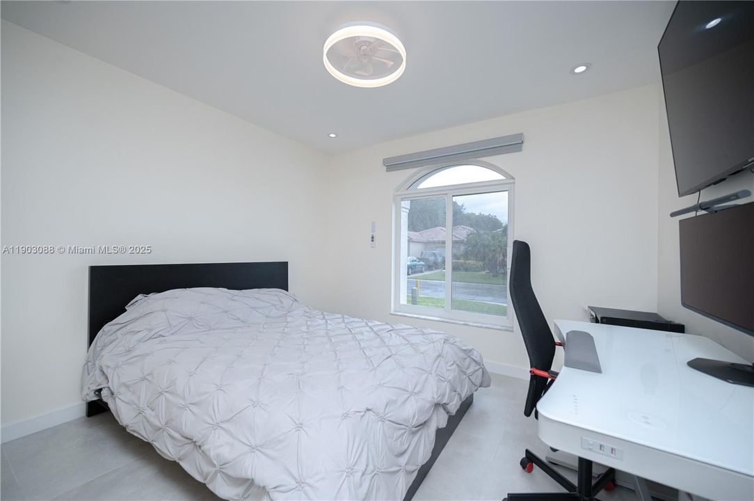 For Sale: $749,000 (3 beds, 2 baths, 1686 Square Feet)