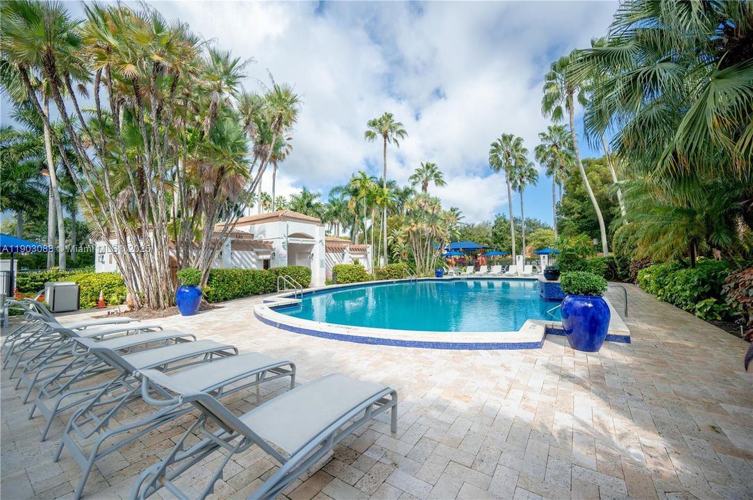 For Sale: $749,000 (3 beds, 2 baths, 1686 Square Feet)