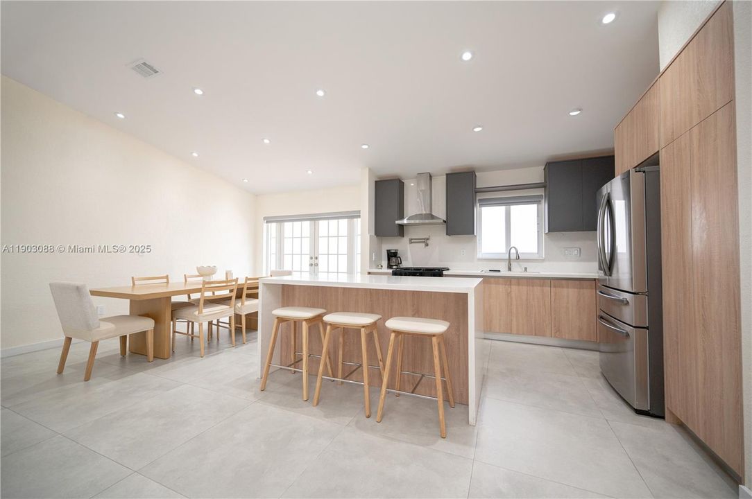 For Sale: $749,000 (3 beds, 2 baths, 1686 Square Feet)