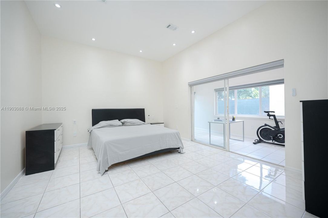 For Sale: $749,000 (3 beds, 2 baths, 1686 Square Feet)