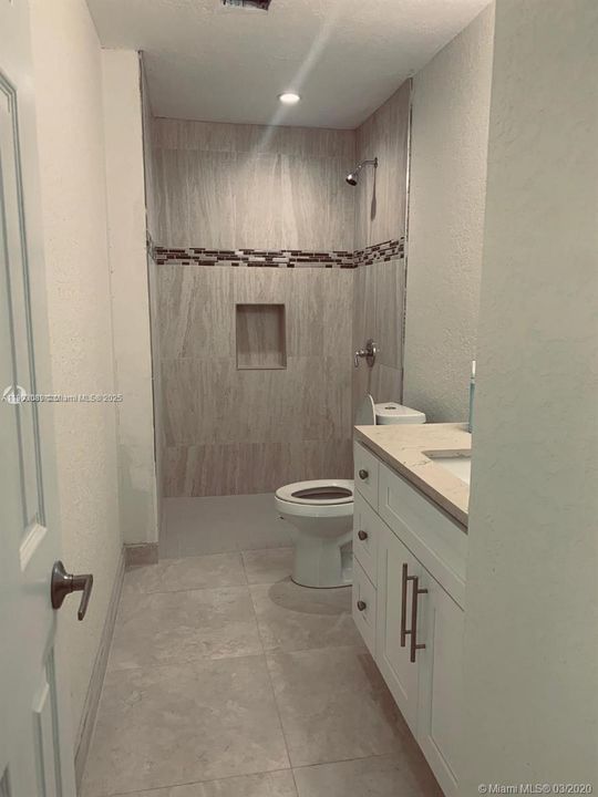 Recently Rented: $2,000 (3 beds, 2 baths, 1304 Square Feet)