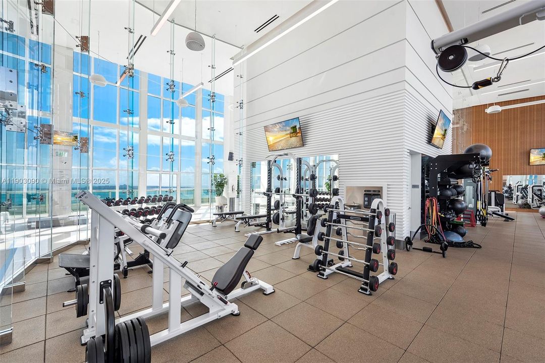 Active With Contract: $3,250,000 (3 beds, 4 baths, 3170 Square Feet)