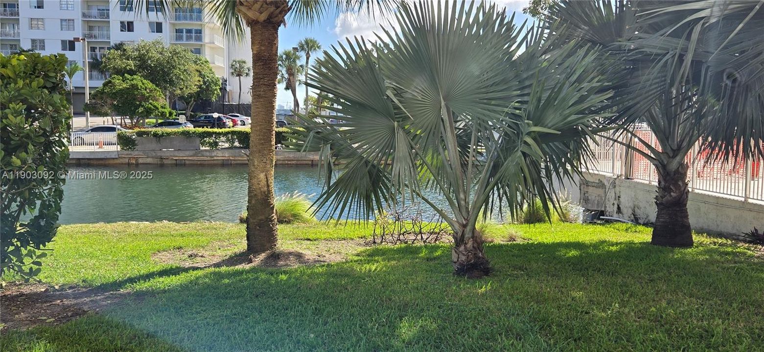 出租: $2,400 (2 贝兹, 2 浴室, 1094 平方英尺)