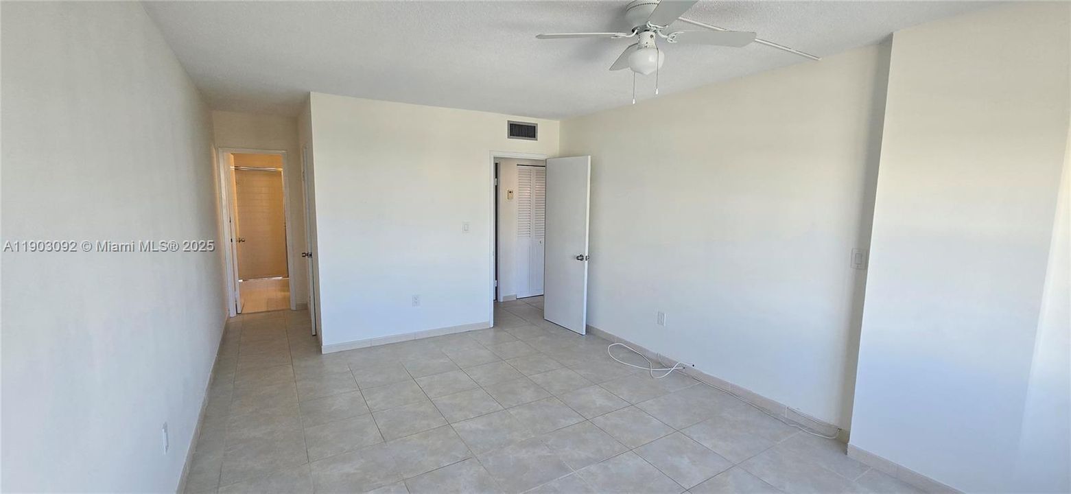 出租: $2,400 (2 贝兹, 2 浴室, 1094 平方英尺)