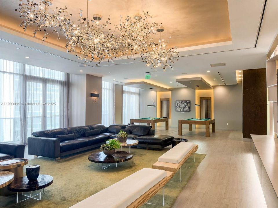 待售: $795,000 (2 贝兹, 2 浴室, 1178 平方英尺)