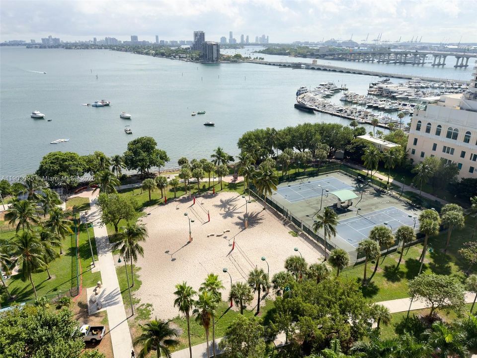 待售: $795,000 (2 贝兹, 2 浴室, 1178 平方英尺)