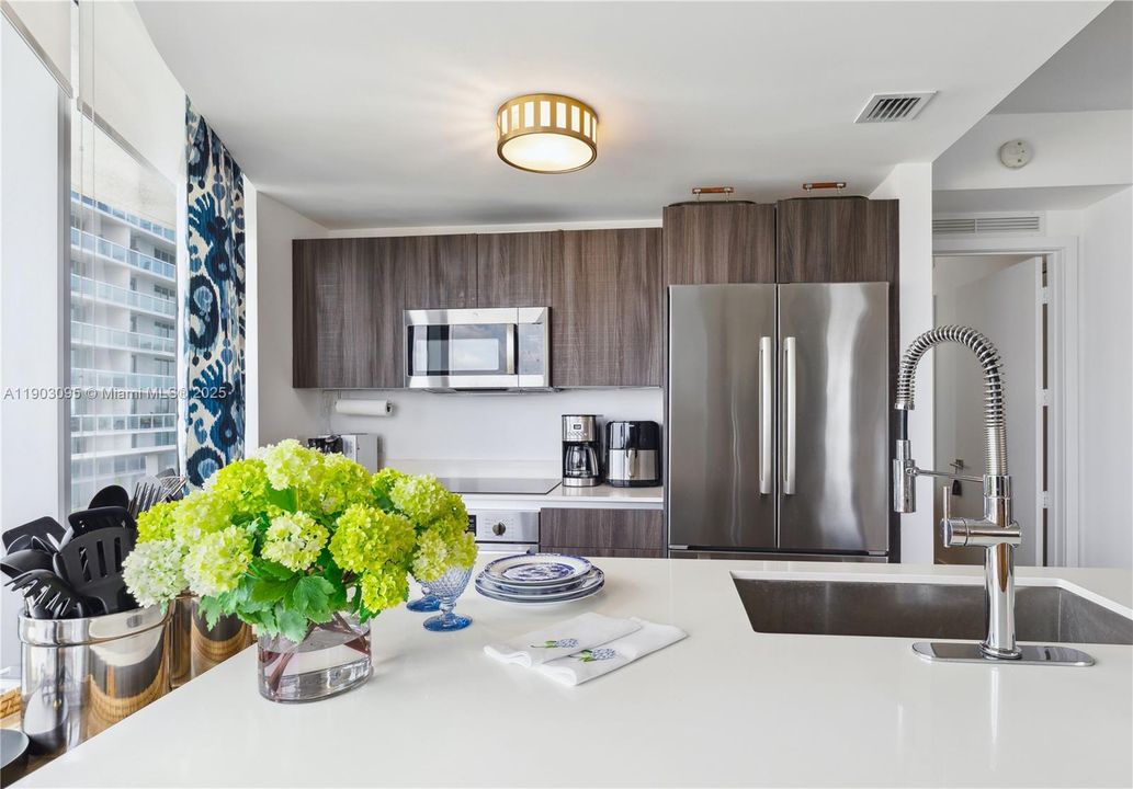 待售: $795,000 (2 贝兹, 2 浴室, 1178 平方英尺)