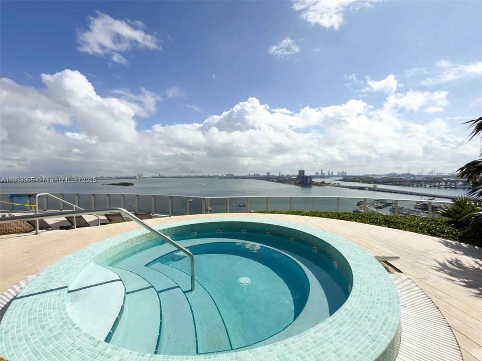 待售: $795,000 (2 贝兹, 2 浴室, 1178 平方英尺)