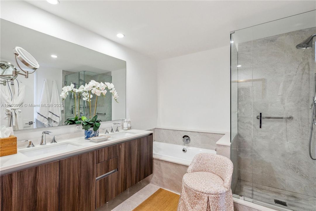 待售: $795,000 (2 贝兹, 2 浴室, 1178 平方英尺)