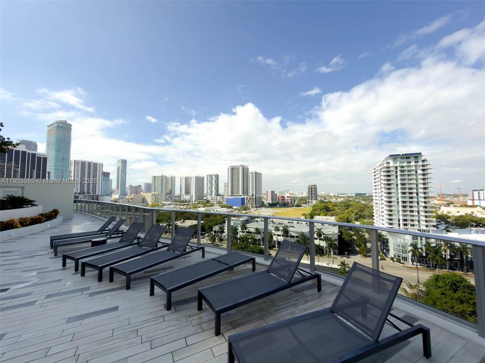 待售: $795,000 (2 贝兹, 2 浴室, 1178 平方英尺)