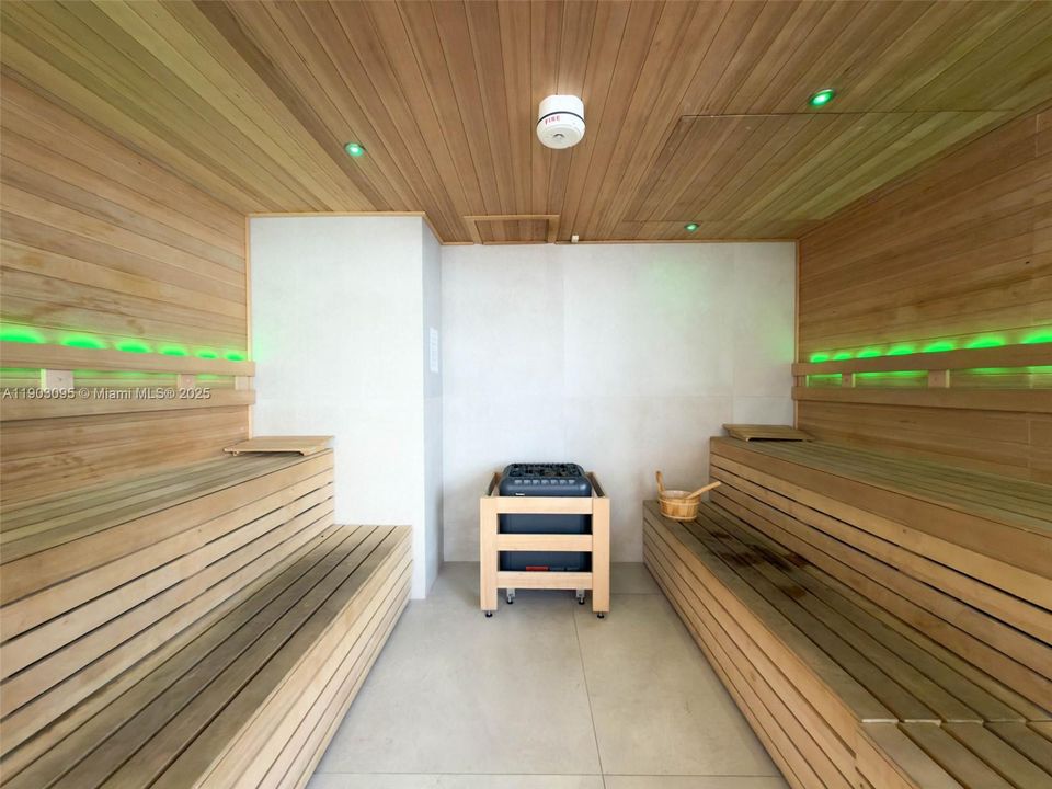 待售: $795,000 (2 贝兹, 2 浴室, 1178 平方英尺)