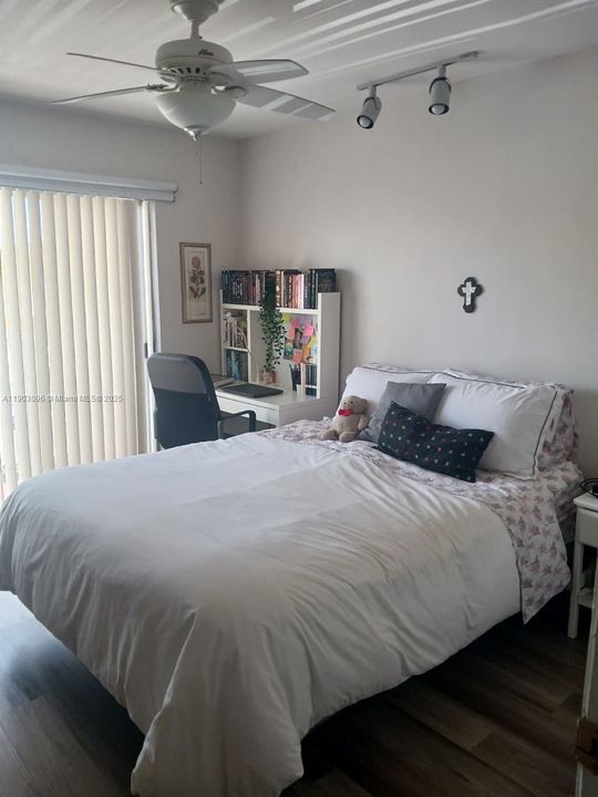 For Sale: $397,000 (4 beds, 2 baths, 1522 Square Feet)