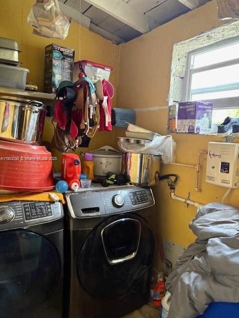 For Sale: $450,000 (3 beds, 1 baths, 816 Square Feet)