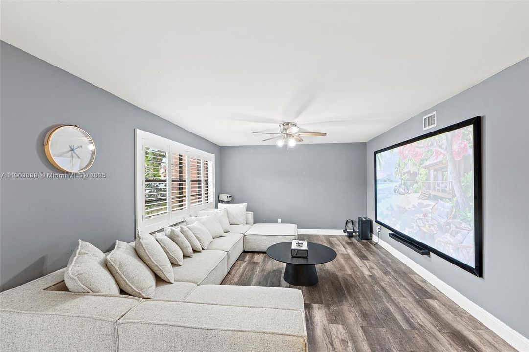 For Sale: $364,000 (3 beds, 2 baths, 1590 Square Feet)