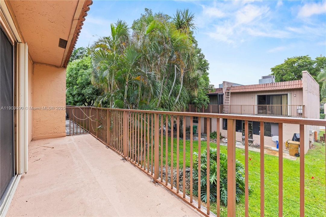 For Sale: $364,000 (3 beds, 2 baths, 1590 Square Feet)