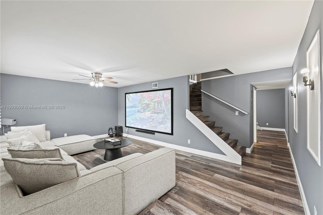 For Sale: $364,000 (3 beds, 2 baths, 1590 Square Feet)