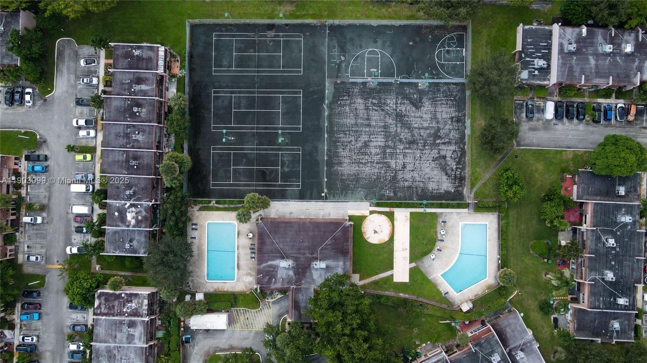 For Sale: $364,000 (3 beds, 2 baths, 1590 Square Feet)