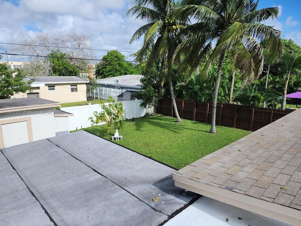 合同活跃: $449,000 (3 贝兹, 1 浴室, 840 平方英尺)