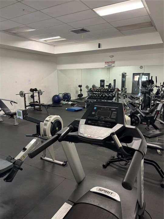 For Rent: $2,050 (1 beds, 1 baths, 900 Square Feet)