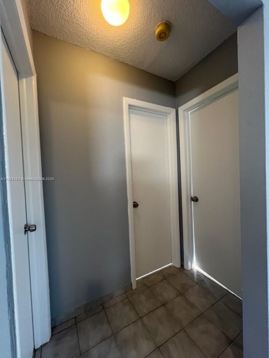 Active With Contract: $2,150 (2 beds, 2 baths, 1106 Square Feet)