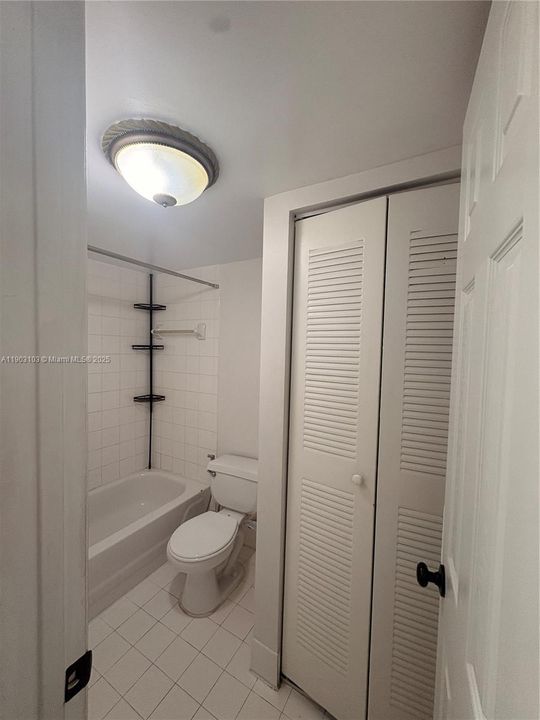 Active With Contract: $2,150 (2 beds, 2 baths, 1106 Square Feet)