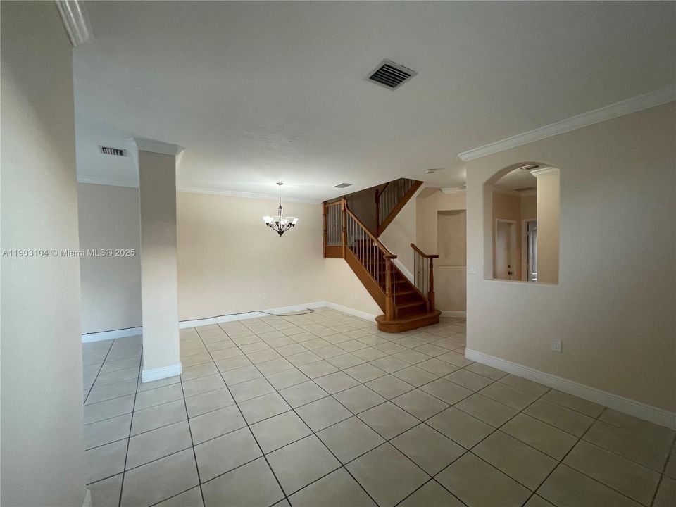 Recently Rented: $3,400 (4 beds, 3 baths, 1985 Square Feet)