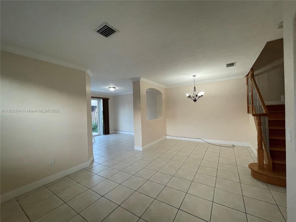 Recently Rented: $3,400 (4 beds, 3 baths, 1985 Square Feet)