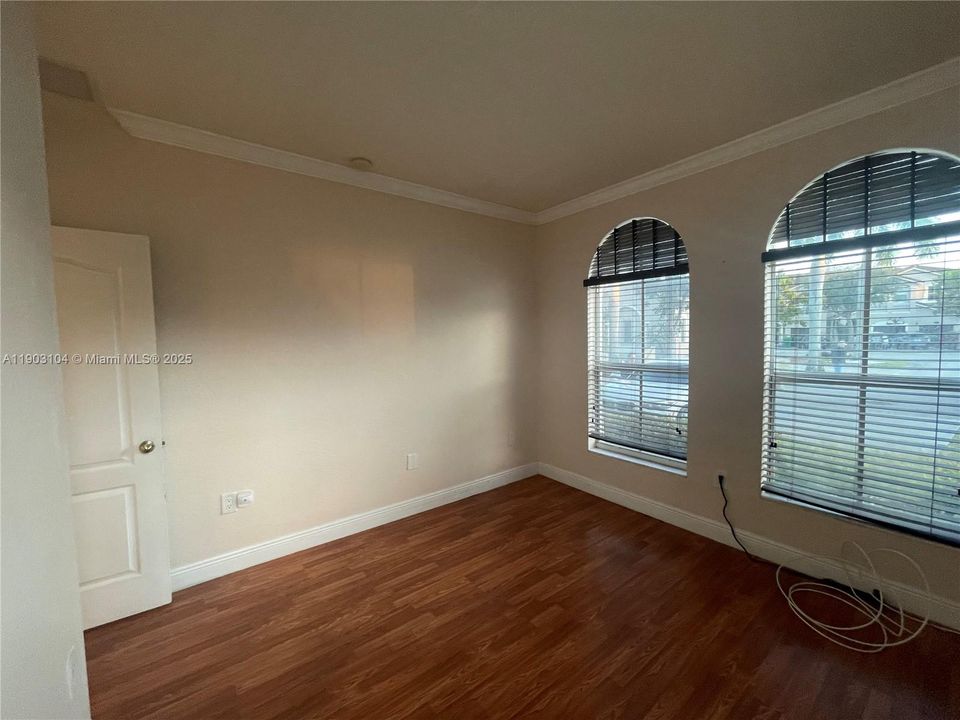 Recently Rented: $3,400 (4 beds, 3 baths, 1985 Square Feet)