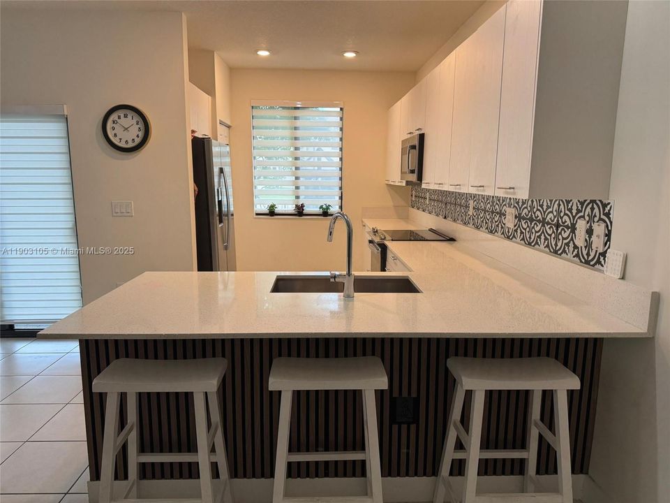 For Rent: $5,500 (3 beds, 3 baths, 2366 Square Feet)