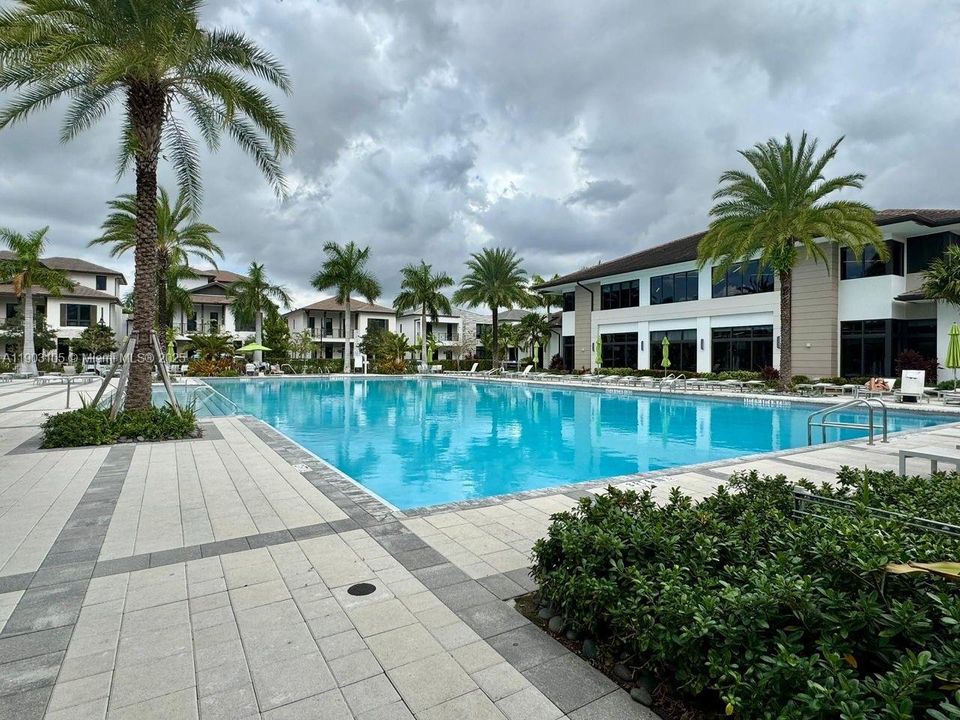 For Rent: $5,500 (3 beds, 3 baths, 2366 Square Feet)