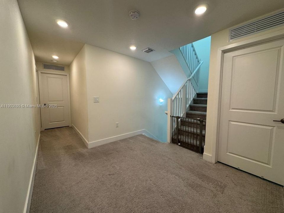 For Rent: $5,500 (3 beds, 3 baths, 2366 Square Feet)