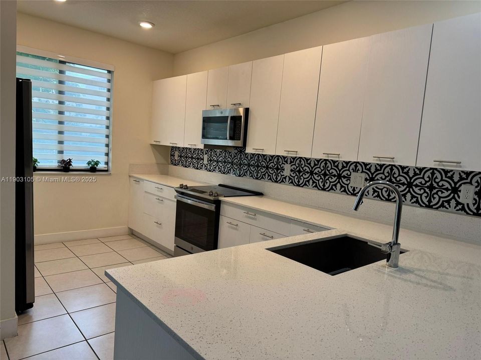 For Rent: $5,500 (3 beds, 3 baths, 2366 Square Feet)