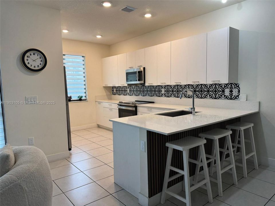 For Rent: $5,500 (3 beds, 3 baths, 2366 Square Feet)