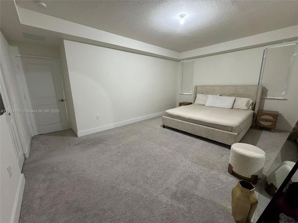 For Rent: $5,500 (3 beds, 3 baths, 2366 Square Feet)